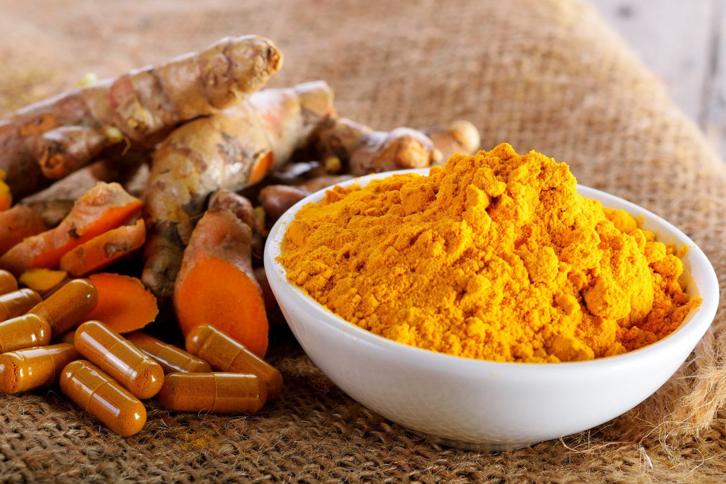 Kurkuma-poleznye-svojstva-i-protivopokazanija-recepty